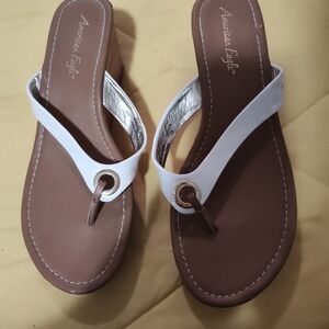 Women's American Eagle White Flip Flop Wedge Sandals Size 10